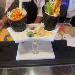 Salmon Skin Temaki